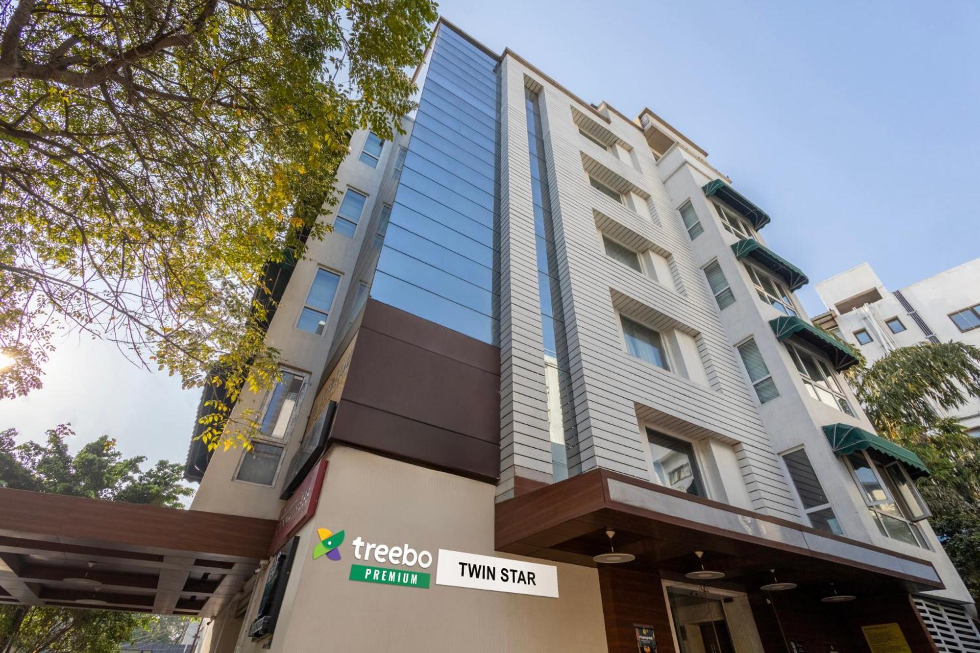 Treebo Premium Twin Star Hotel Madras Buitenkant foto