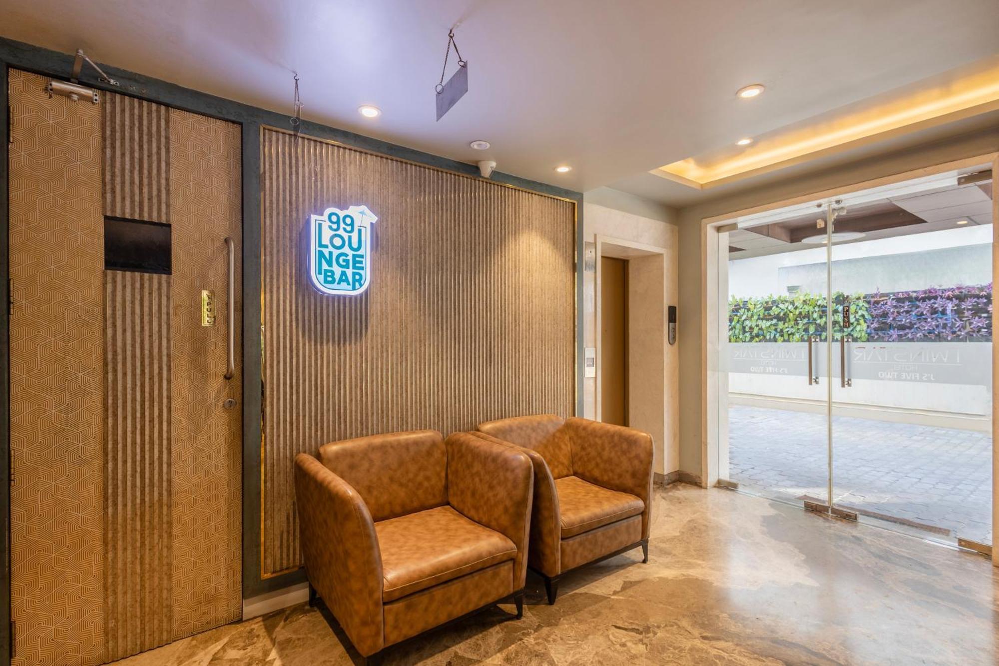 Treebo Premium Twin Star Hotel Madras Buitenkant foto